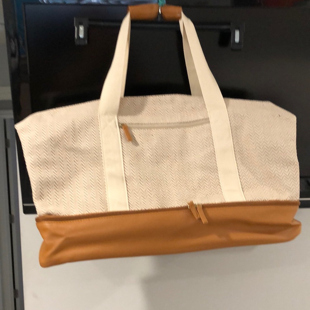 DSW  Weekender bag